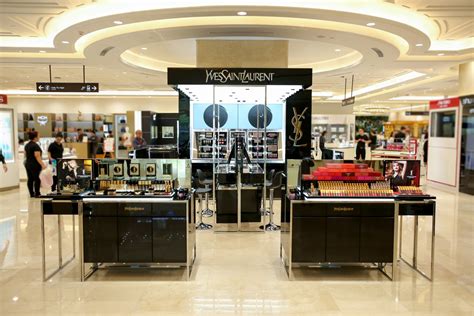 ysl beauty station saigon.